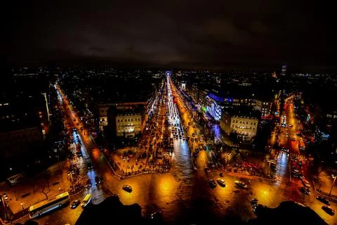 Arc de Triomphe at night in Paris Metropolitan City Stock Photos