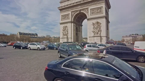 Arc de Triomphe wide tilt up slow motion Video stock 124403195