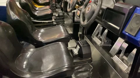 Arcade games steering wheel for driver simulation video game Vidéo 248615009