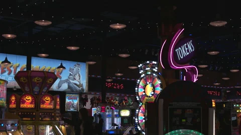 Arcade in Niagara Falls. Stock Footage 57677797