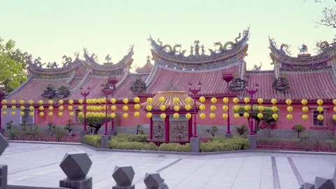 A arch camera move take of a temple in Taiwan. Stock Footage 140240896