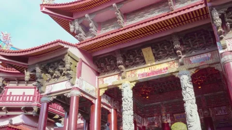 A arch camera move take of a Temple in Taiwan. Stock Footage 140261903