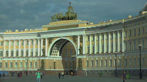 The arch of the General staff. The Palace square. Saint-Petersburg. 4K. Video stock 38985949