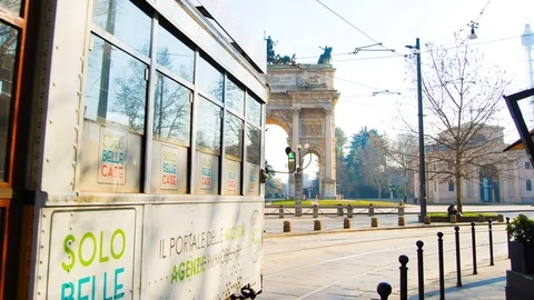 Arch of Peace of Milan with trams pass next to - Sempione district Video stock 101701106