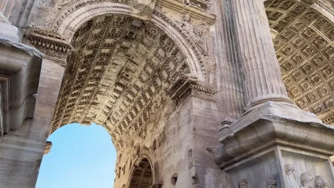 Arch of Septimius Severus – Ancient Roman Triumphal Arch in Rome, Italy 動画素材 309875735
