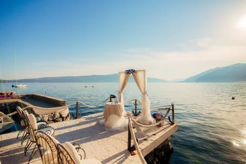 Arch for the wedding ceremony 스톡 사진