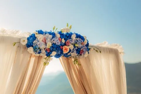 Arch for the wedding ceremony 스톡 사진