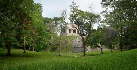 Archaeological structure in the form of a pyramid in the ancient mayan city o Stock-Fotos