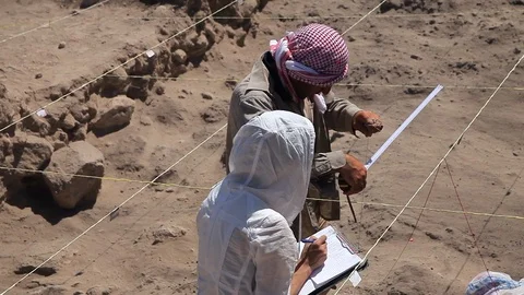 Archaeologists working 스톡 동영상 124786475