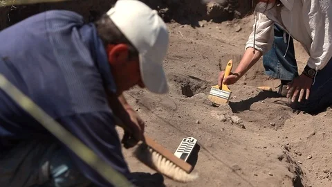 Archaeologists working 스톡 동영상 124907793