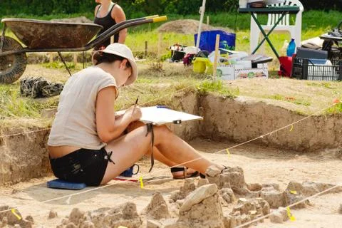 Archeological tools, Archeologist working on site, hand and tool. Foto stock