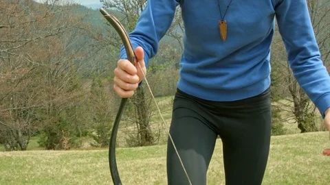 Archer fix string on bow Video stock 80472089