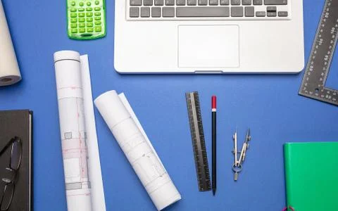 Architect engineer construction site office desk. Project blueprints, station Foto stock