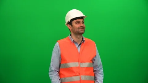 Architect or Engineer Worker Looking Around on Green Screen 库存影片 88652800