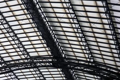 Architectural Abstract of Industrial Ceiling Structure with Geometric Pattern 스톡 사진