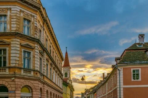 Architectural elements of a Transylvanian region during dawn in Sibiu, Romani Foto stock