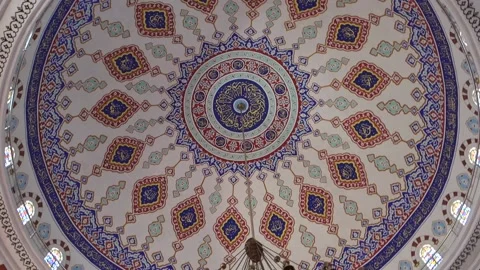 Architectural ornaments inside the mosque, mosque ornament art in Islam, mosq 스톡 동영상 187101694