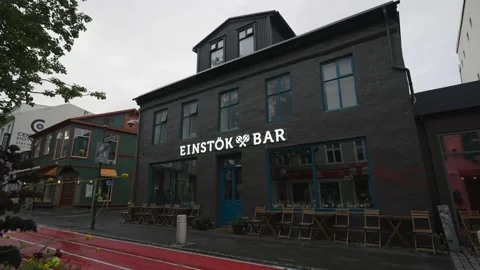 Architectural shot Einstök Einstok Beer Brewery Arts District Reykjavik Iceland Vidéo 194077422