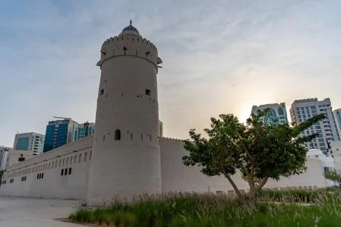 Architecture design of an old Arabic building - Qasr Al Hosn museum in Abu Dhabi Foto stock