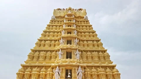 Architecture of Sri Chamundeshwari Temple, located on Chamundi Hills, Mysore. Stock Footage 130965007