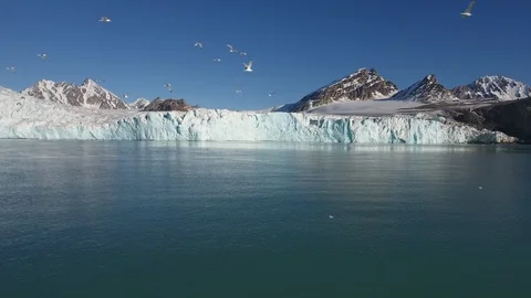 Arctic Glacier 8 動画素材 99300597