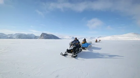 Arctic Icecap Skidoo caravan Видео 97723628
