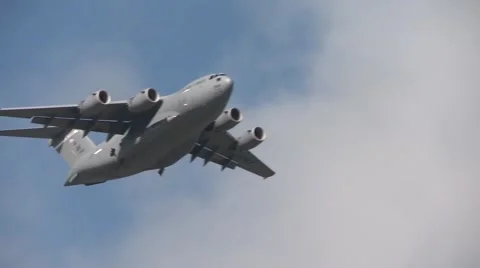 Arctic Thunder Airshow - C-17 Globemaster dropping parachutists Stock Footage 41596748