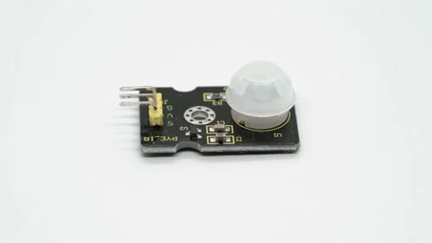Arduino electronic component. Motion detector ir infrared sensor security alarm. Vídeo Stock 169315404