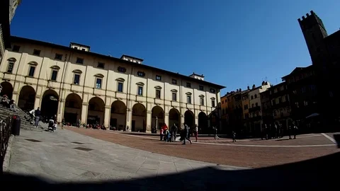 Arezzo Piazza Grande Stockbeeldmateriaal 72756322
