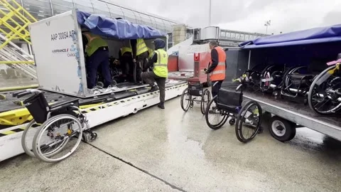 Argentine delegation returns from Paris at the end of the Paralympic Games, Parí Stock-Footage 284014408