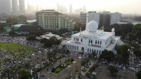 ARIAL VIEW OF AL AZHAR MOSQUE IN SOUTH JAKARTA Stock Footage 154129403