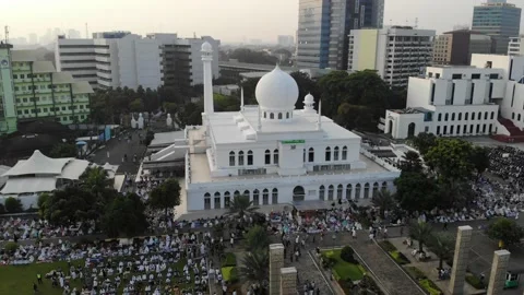 ARIAL VIEW OF AL AZHAR MOSQUE IN SOUTH JAKARTA Stock Footage 154130770