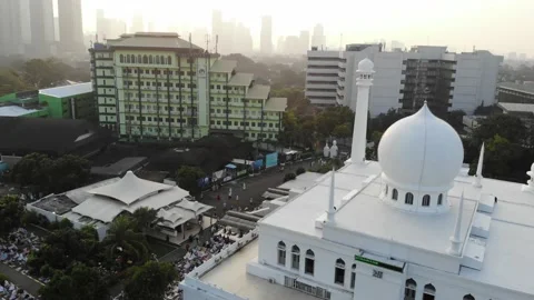 Arial view of Al azhar Mosque In South Jakarta, Indonesia Video stock 154130870