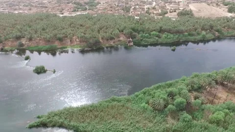 Arial view of the Euphrates River Hdetha city in western Iraq Vidéo 161254693