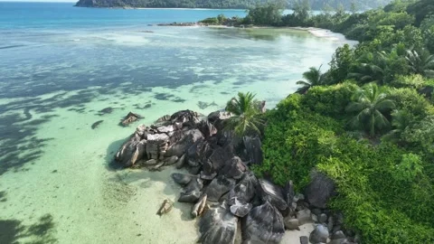 Arial View, Flight over they bay of Port Glaud, seychellen, Mahe, Port Glaud Stock Footage 340553844