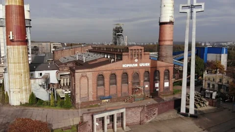 Arial view on Front of brick main building of historical coal mine. Vídeos de archivo 142510892