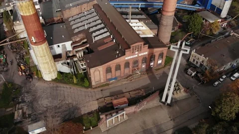 Arial view on Front of brick main building of historical coal mine. Vídeos de archivo 142510942