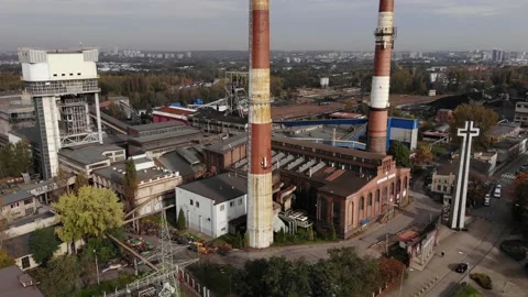 Arial view on Front of brick main building of historical coal mine. Vídeos de archivo 142511074