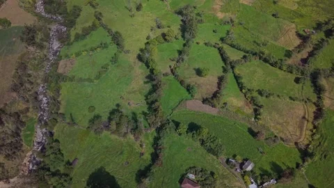 Arial View of Lush Fields Near El Cocuy's Andean Wilderness Gateway 库存影片 333157058