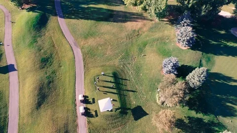 Arial zoom in on tee box Stock Footage 105344988