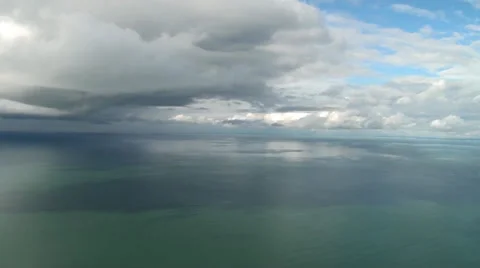 Ariel shot of the ocean 库存影片 25925780