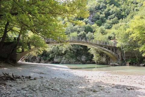 Aristi Bridge on the Voidomatis river Epirus Greece 스톡 사진