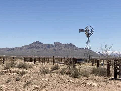 Arizonaranchwindmillpump 写真素材