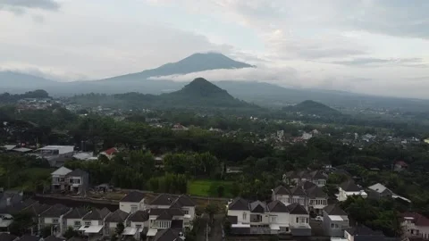 Arjuna Mountain 스톡 동영상 223380127