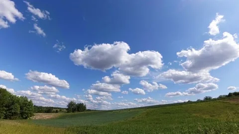 An Armada Of Clouds Over The Fields Stockbeeldmateriaal 196654339