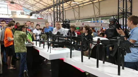 The arms on the stand stand of the concern Kalashnikov 스톡 동영상 55107809