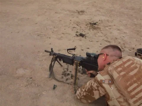 Army machine gun Iraq range Stock Footage