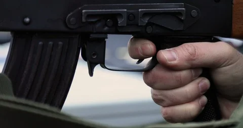 Army training, Israeli commando Soldier shooting range training war. IDF. 4K Stockbeeldmateriaal 118392152