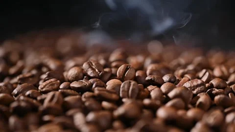 Aromatic freshly roasted coffee Vídeo Stock 267753768