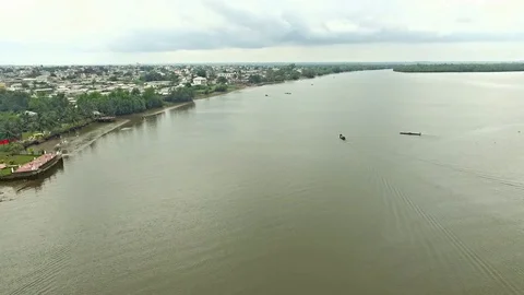 Around pirogues in Douala bay Stock Footage 80918121